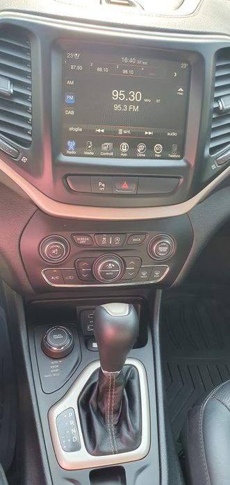 Vind jeep cherokee kl jetcu