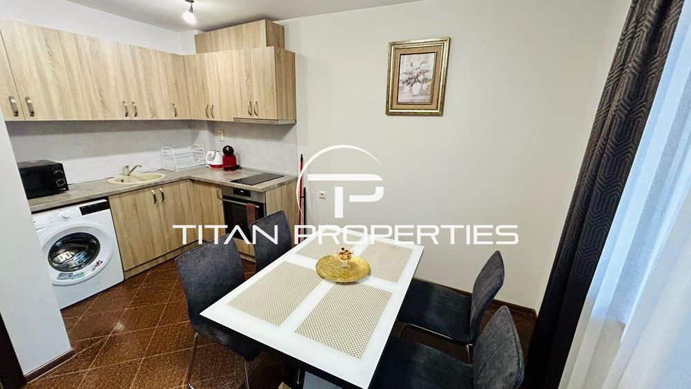 Дава се под наем Двустаен апартамент в Бургас, Център - 72 кв.м за 918 € - Снимка #2