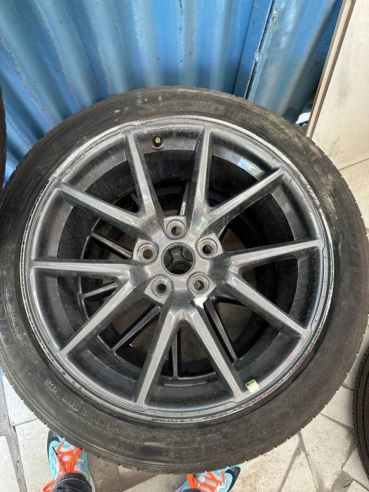 Американские диски Тесла 235/45/18 michelin