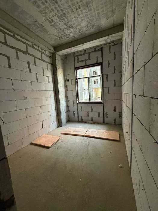 Однокомнатная квартира под ремонт, новостройка Яшнабад