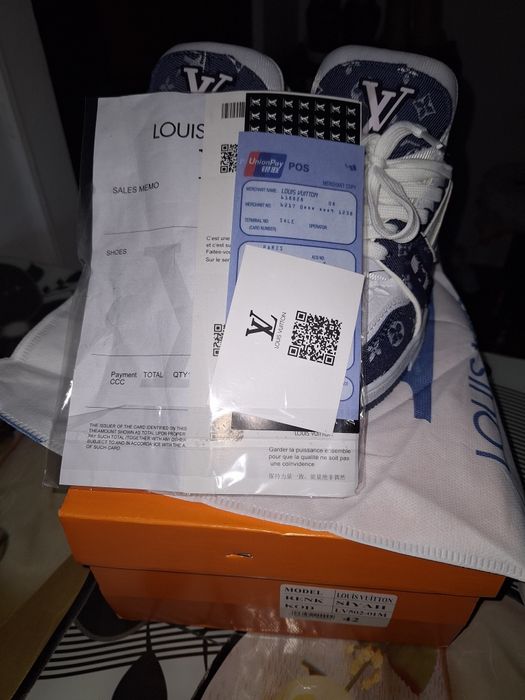 Adidasi louis vuitton nepurtati,adidasi vin cu factura și cutie