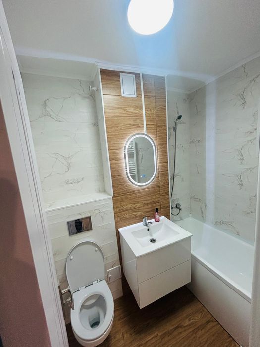 Apartament 3 camere, central, complet renovat, loc de parcare