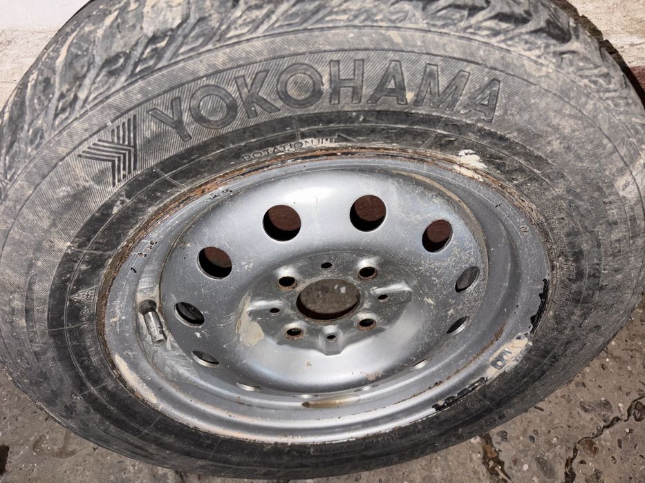 Продам зимние шины 175/70R13