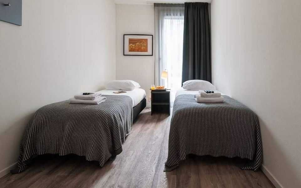 Продава се Четиристаен апартамент в София, Витоша - 155 кв.м за 2000 €/кв.м - Снимка #2