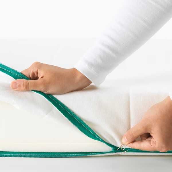 Vand pat extensibil roz+ saltea extensibila + dulap roz doua sertare