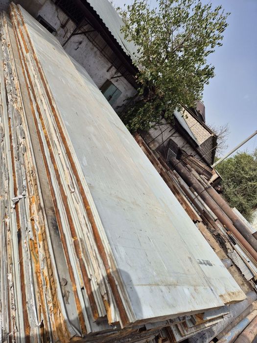 Sendvich panel sotiladi, holat yaxshi.