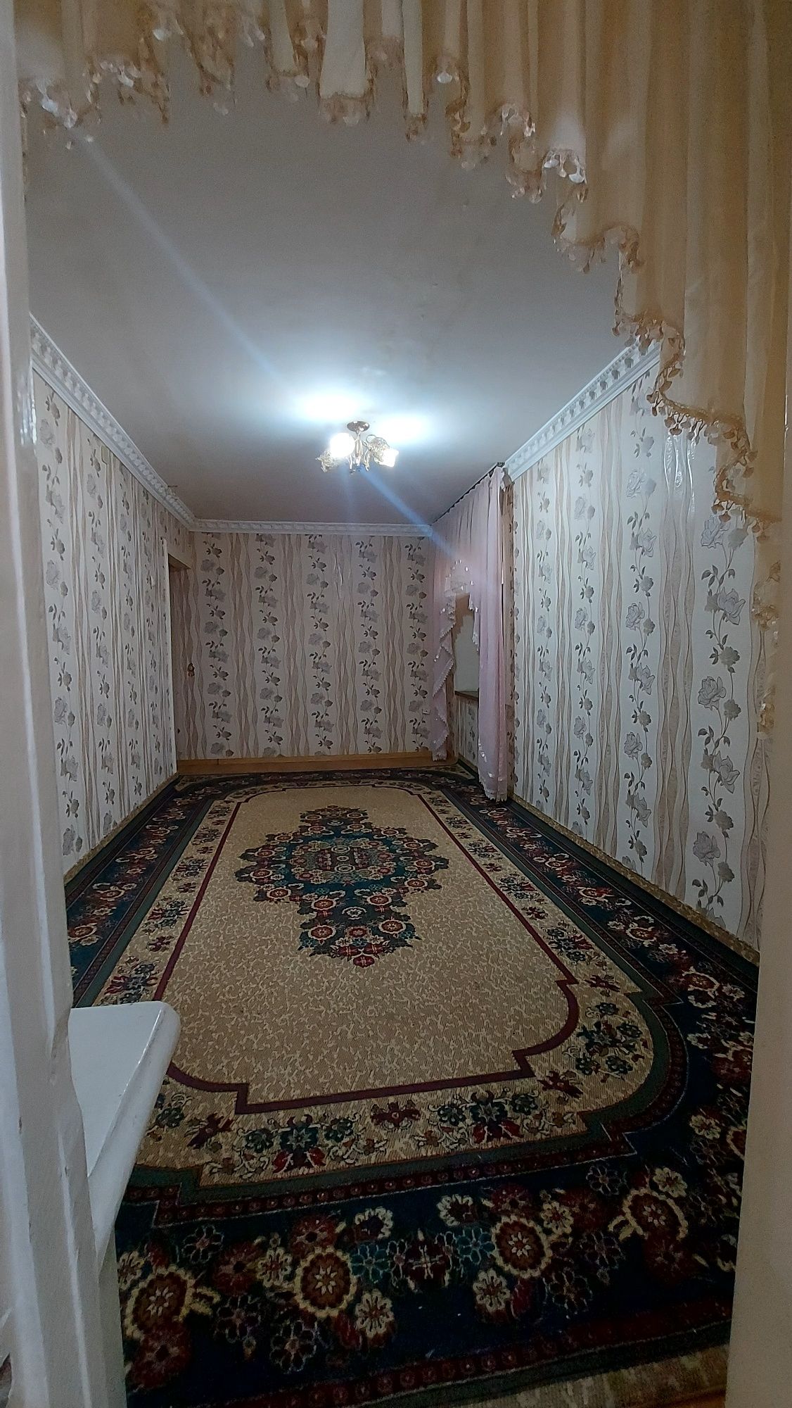 Сотилада 1/4/4 гиштили дом 42m²