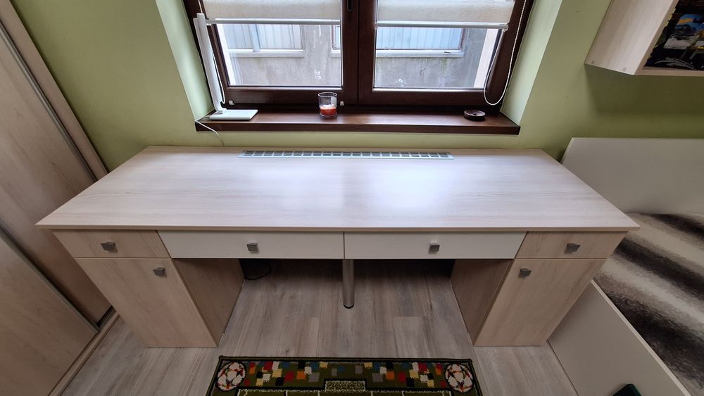 Mobilier camera tineret