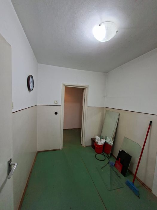 Vând apartament zona Rogerius