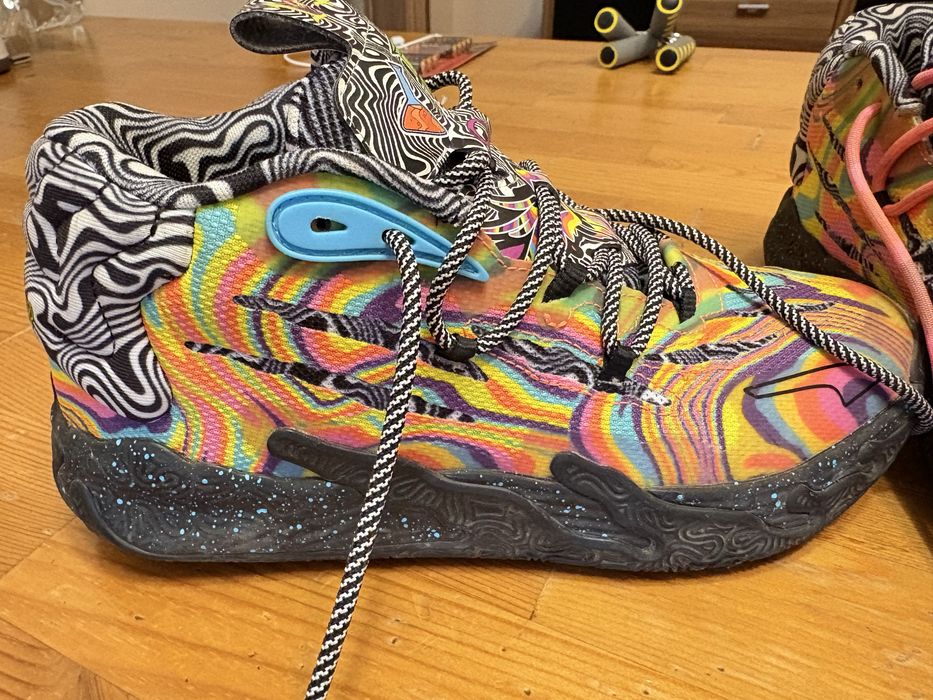 Продавам обувки Пума