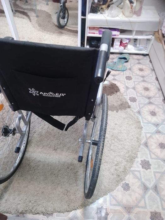 Продам инволидную коляску