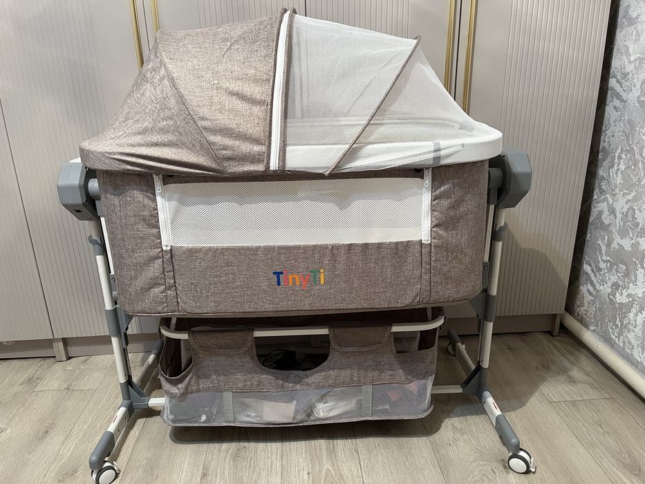 Детская кроватка ( электрическая )