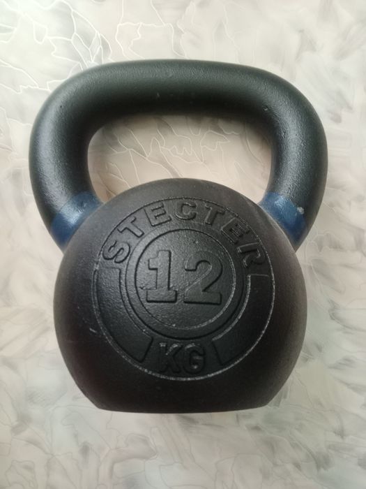 Продам спортивную гирю