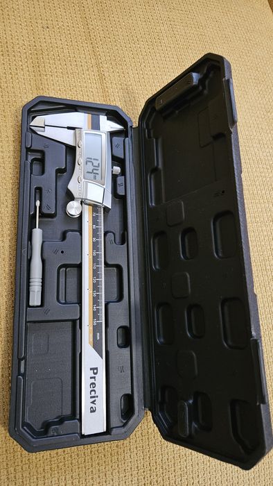 Subler digital metal nou