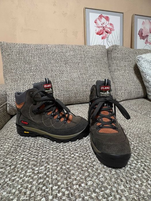 Продавам туристически обувки Olang, размер EU 37 / UK 4.