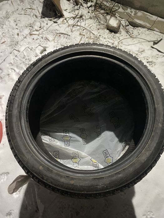 Продам Резину 245/40 r19 шипы