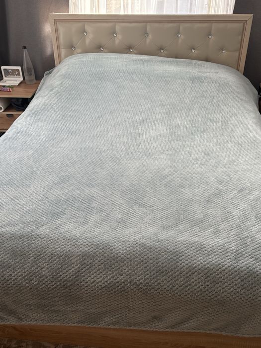 Продам кровать , 160 на 200 , в отличном состоянии!