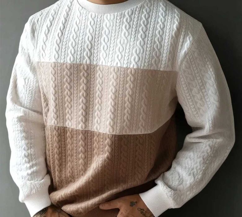 Мужская кофта с длинным рукавом.