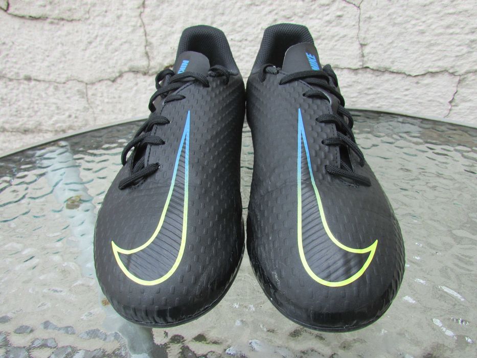 Футболните обувки Nike Phantom