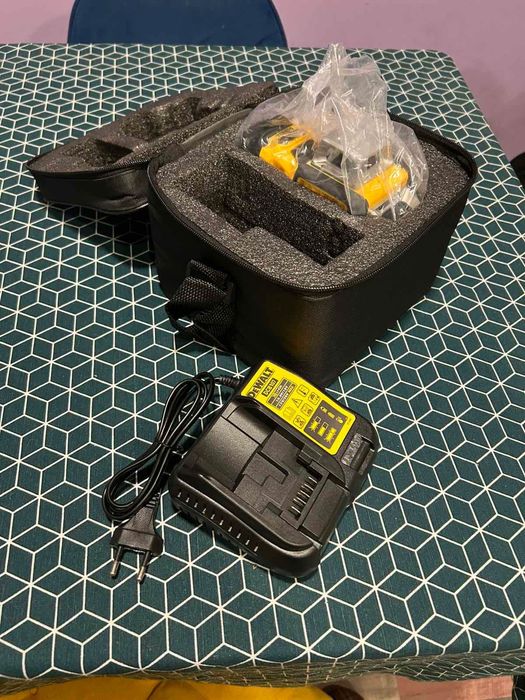 Строителен лазер