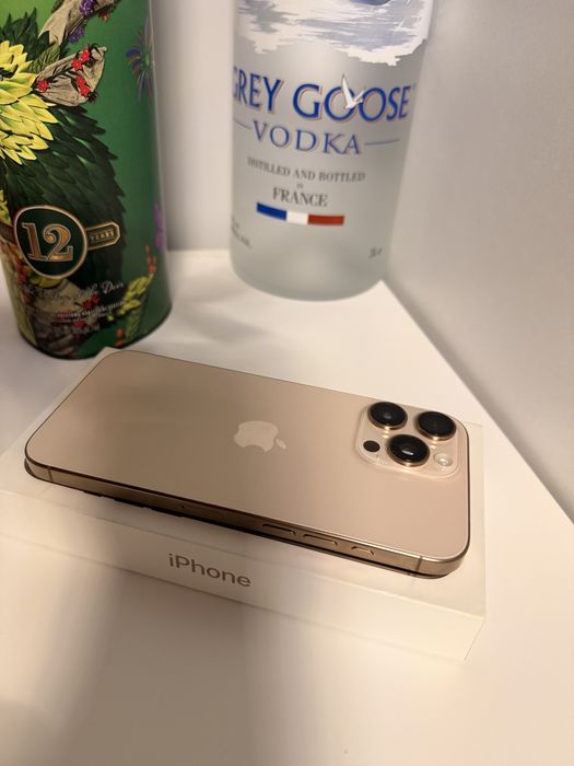 Iphone 16 pro max desert titanium