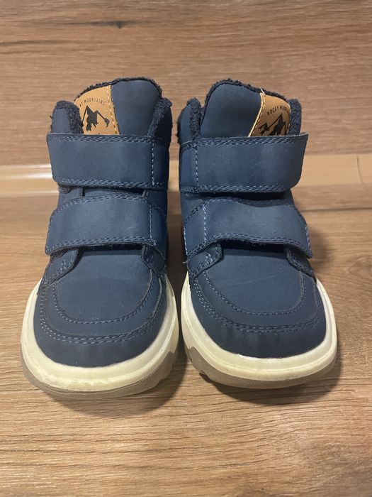 Зимни обувки на марката H&M