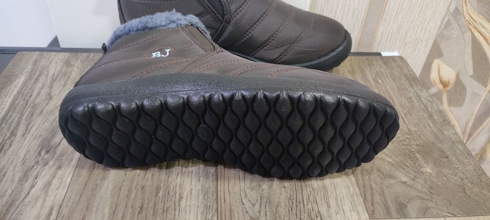 Женские тёплые ботинки. Размер 38. Новые.