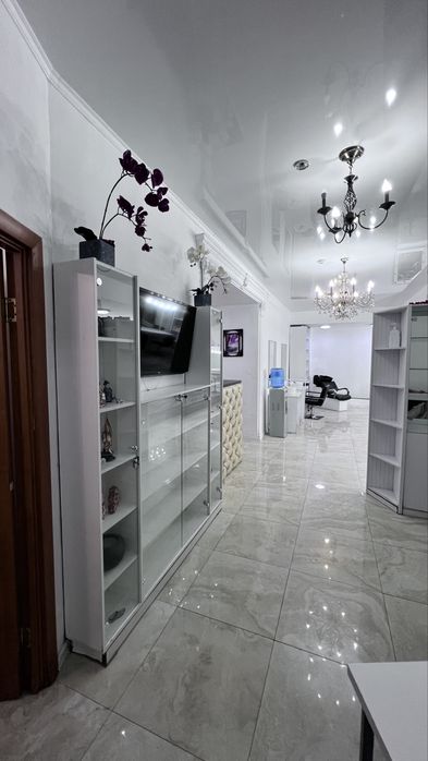 Сдам место в салоне для мастера маникюра и педикюра