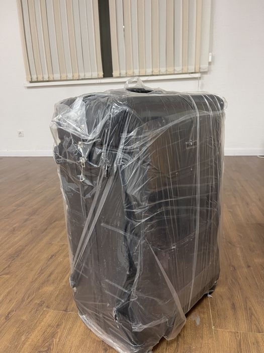 продаю чемоданы