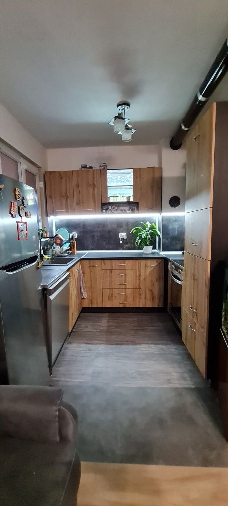 Продава се Тристаен апартамент в Луковит - 109 кв.м за 702 €/кв.м - Снимка #3