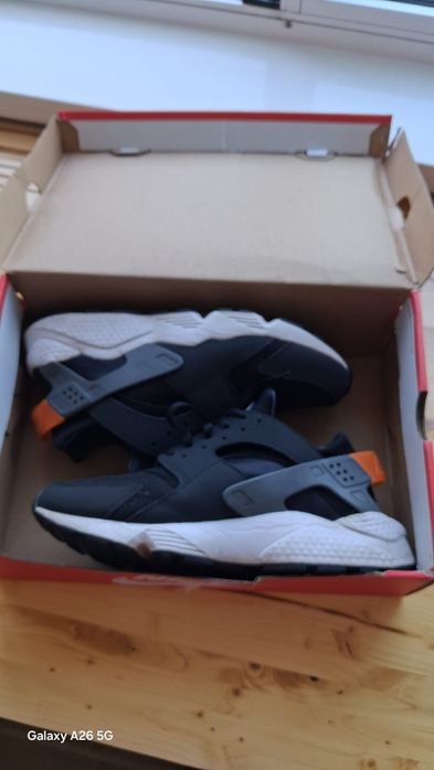 Nike Air Huarache 45 fit 42