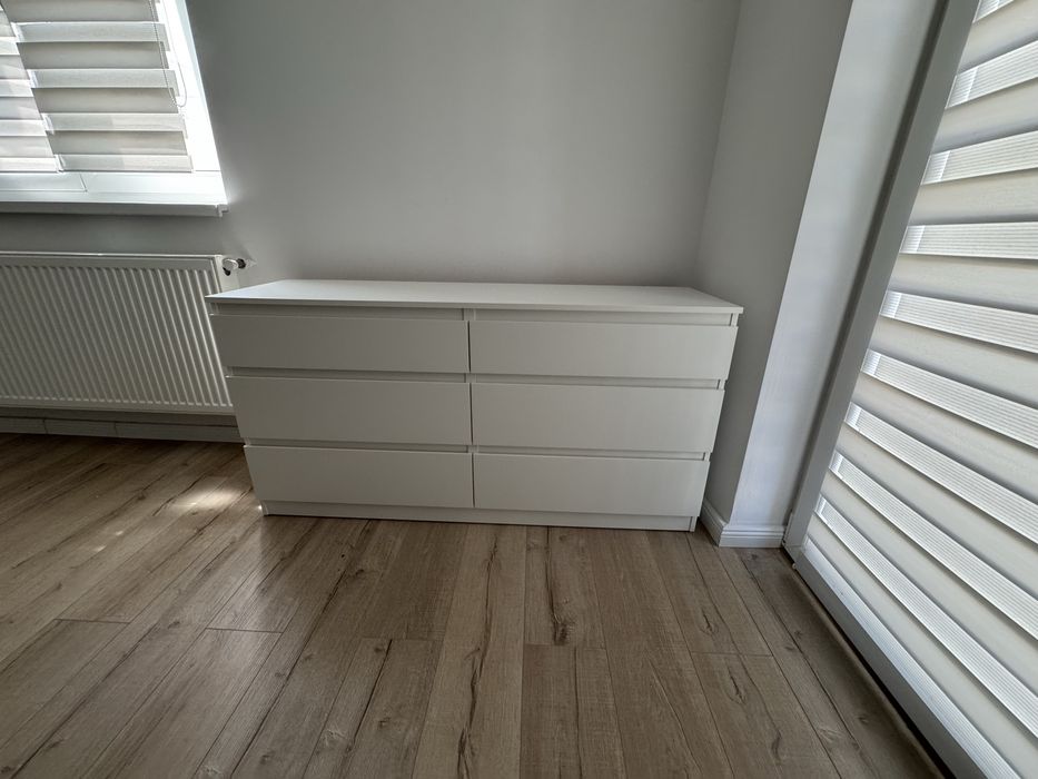 Comoda IKEA.