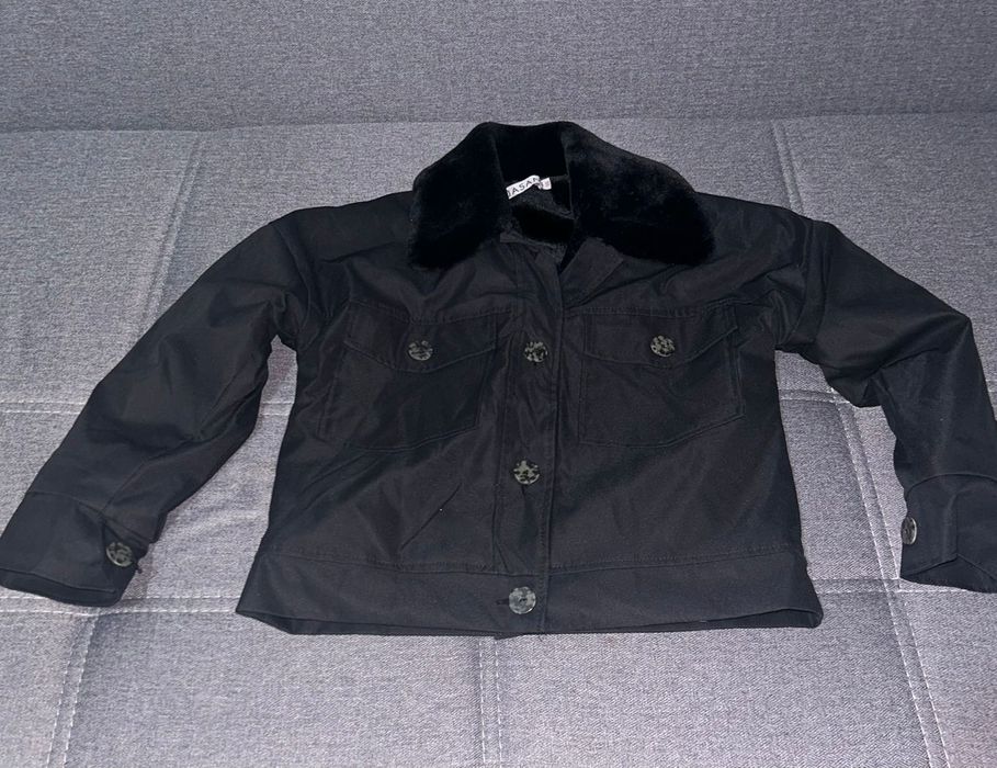 Продам куртку на мальчика