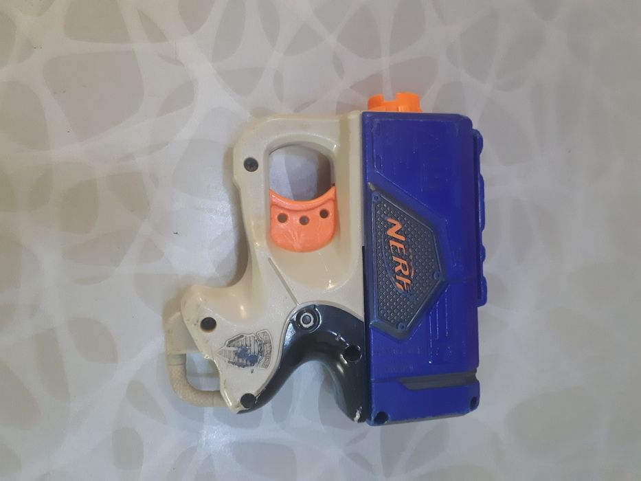 Продам игрушечные пистолеты Nerf.