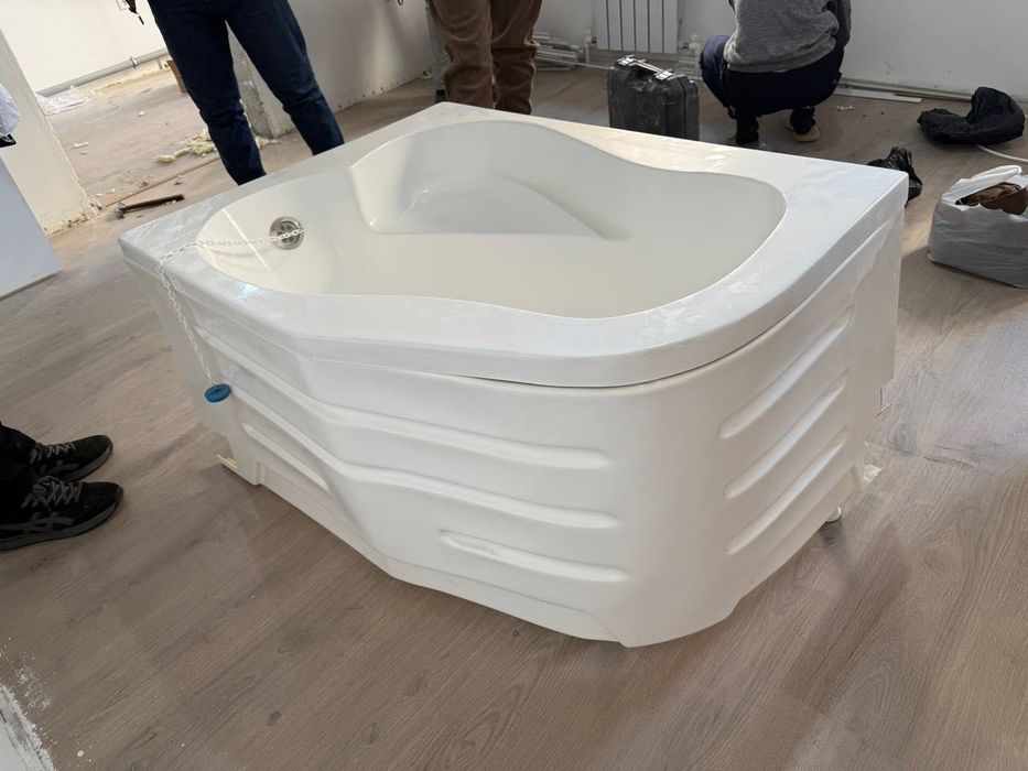 Ванна акрил новая 110x80