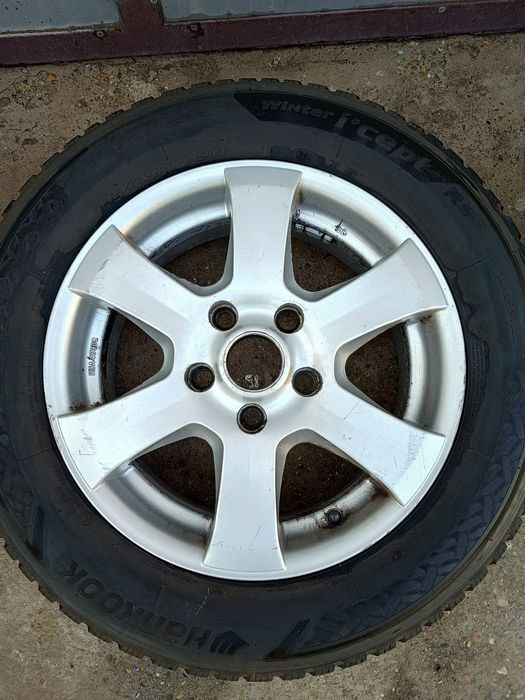 Jante Volkswagen cu anvelope iarna  195/65/15