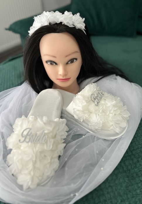 Set papucei si diadema bride