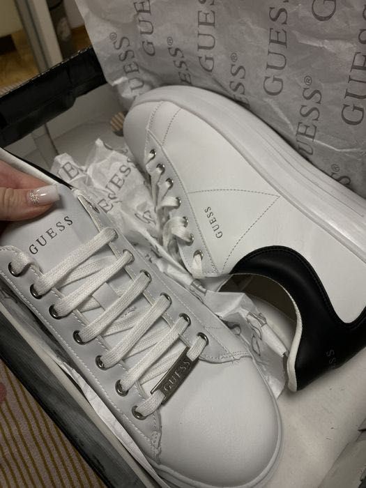 Adidași Guess Damă