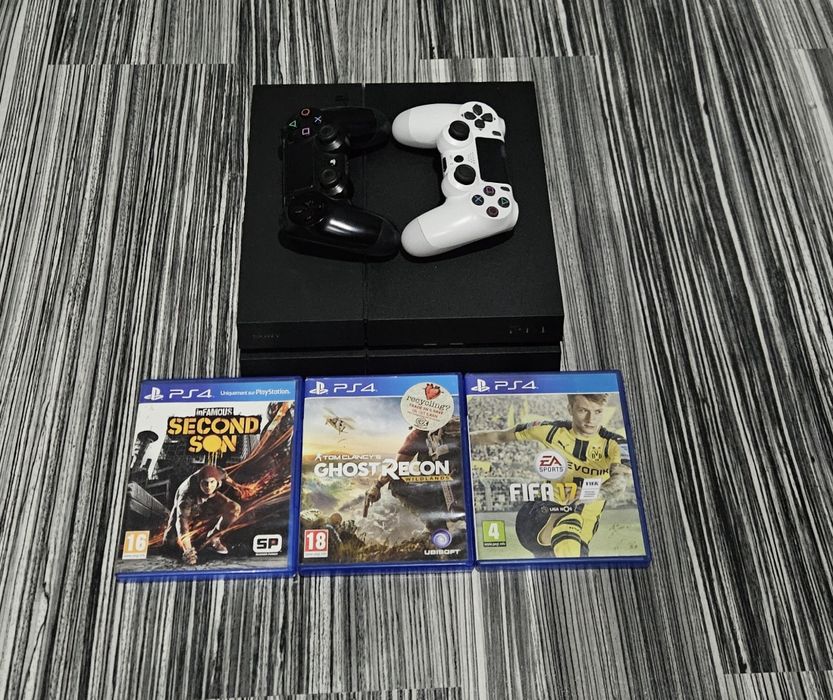Consola Sony ps 4+3 jocuri
