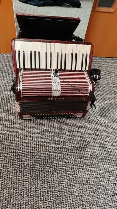Vind acordeon hohner Verdi 2--80 basi