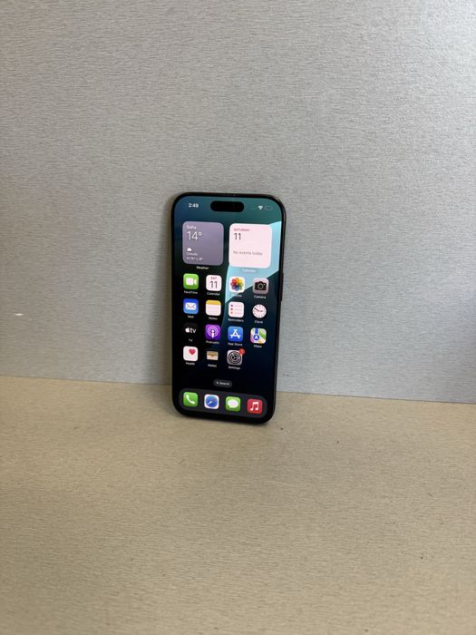 Продавам отличен iPhone 16 PRO 33 цикъла