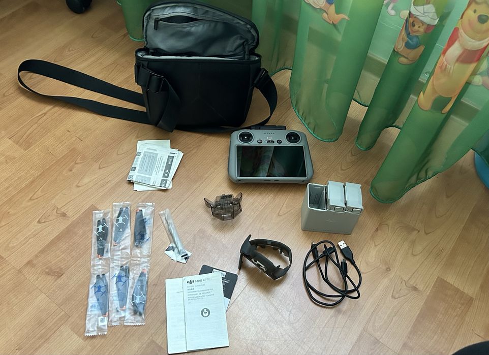 Husa dji mini 4 pro plus telecomanda rcn2 + dock cu baterii