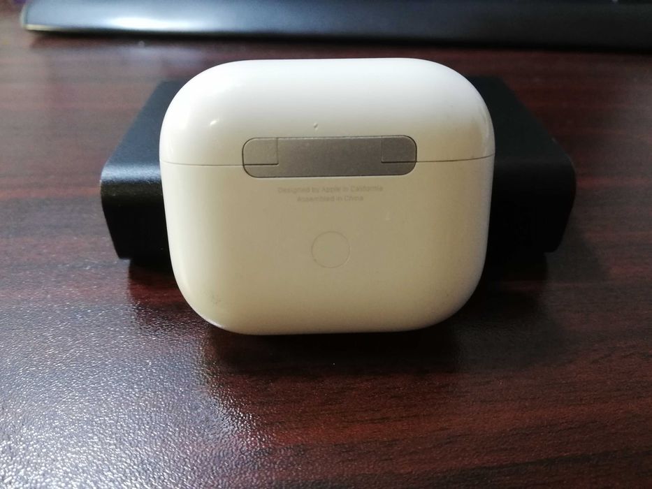 Apple Airpods 3 А2566 зарядна кутия