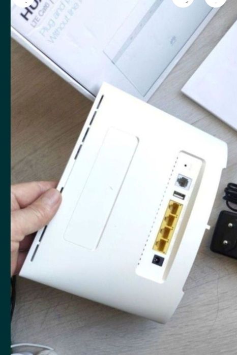 Huawei B525 LTE 4G Wi Fi dual band router slot SIM-liber de rețea