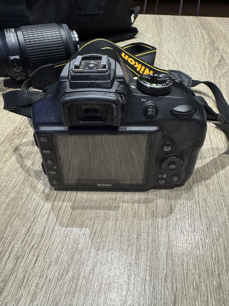 DSLR Nikon D3300 obiectiv 18-55mm si obiectiv 55-200mm