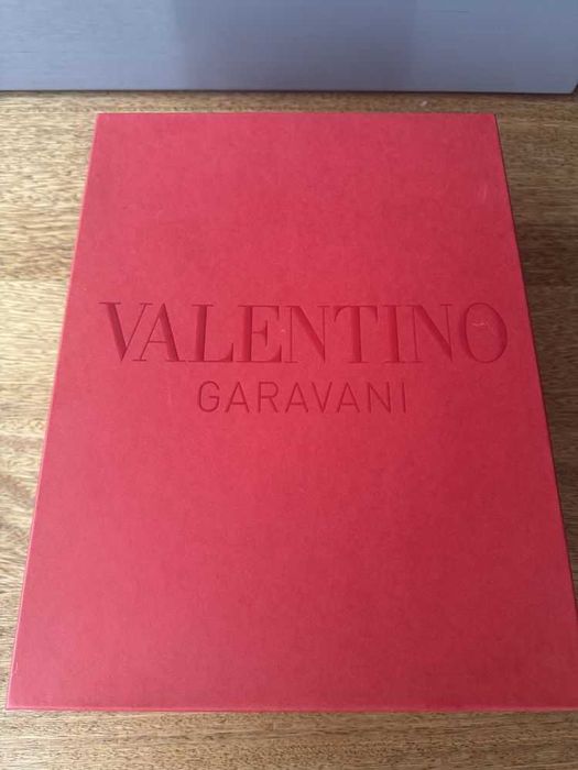 Чисто нови маратонки