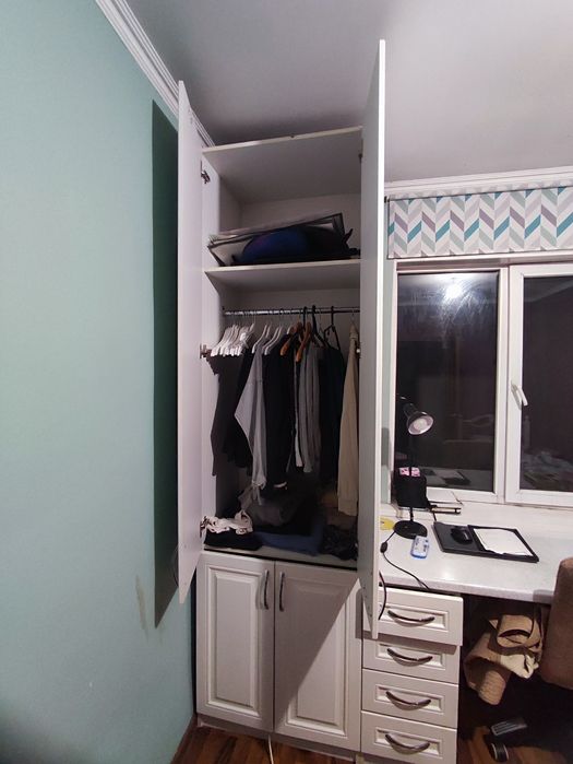 Два шкафа со столом для подростков