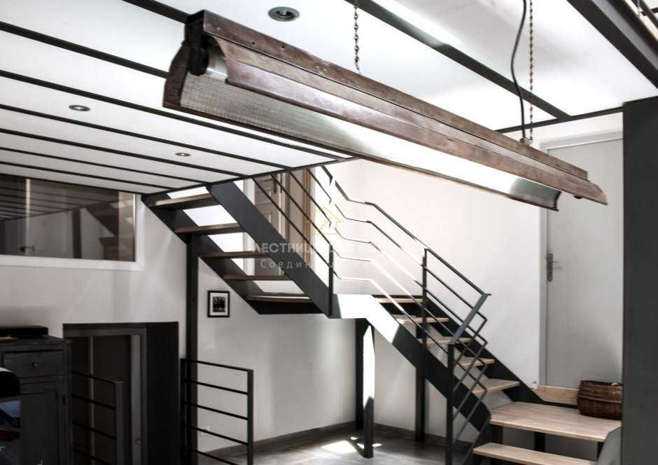 Антресольный этаж -второй этаж (мезанин), перила, сварщики, сварка