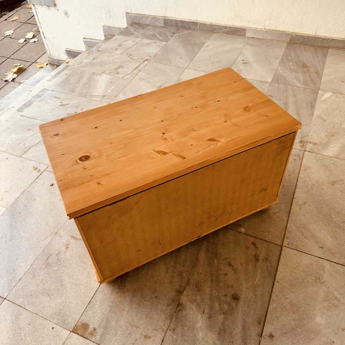 Дървен ретро сандък/ракла от масив