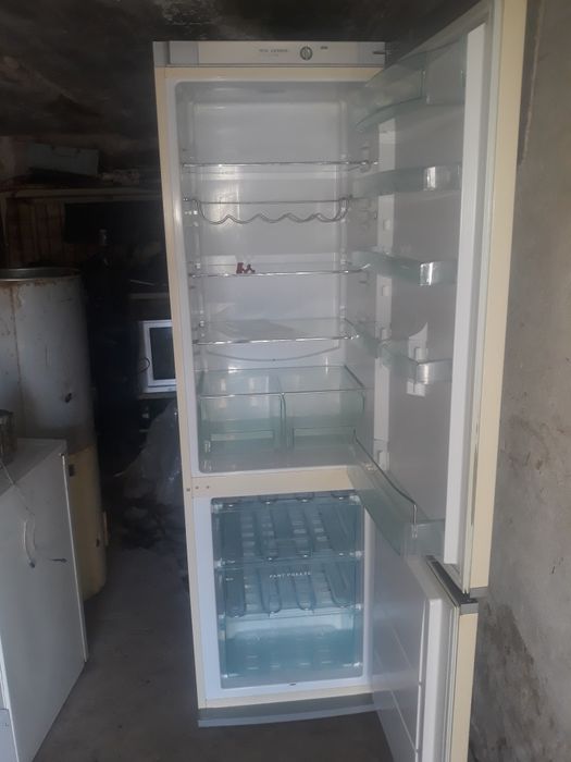 Холодильник двухкамерный, автомат машинка